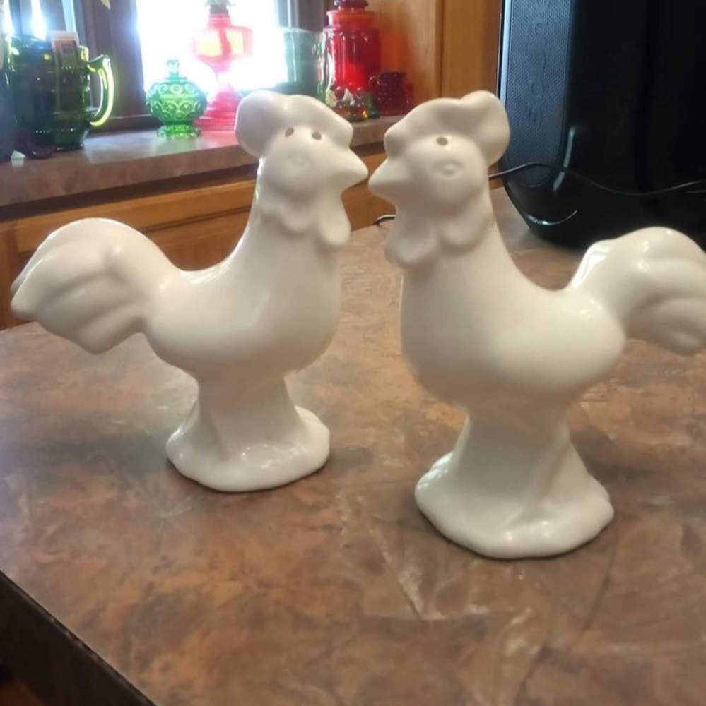 Large Milk Glass Rooster/Chicken Salt and Pepper Shakers. Only Used For Display.